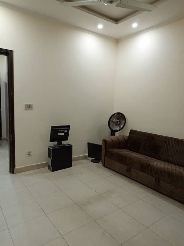 2 bedroom flat for rent in johar town G blok opposite Emporium for office 2