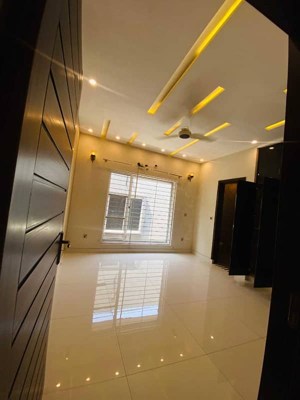 10 Marla Upper Portion is Available For Rent In Overseas A Bahria Town Lahore 3