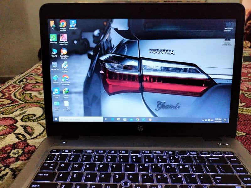 HP laptop|corei5|ssd installed|brand new condition|1 month used 2