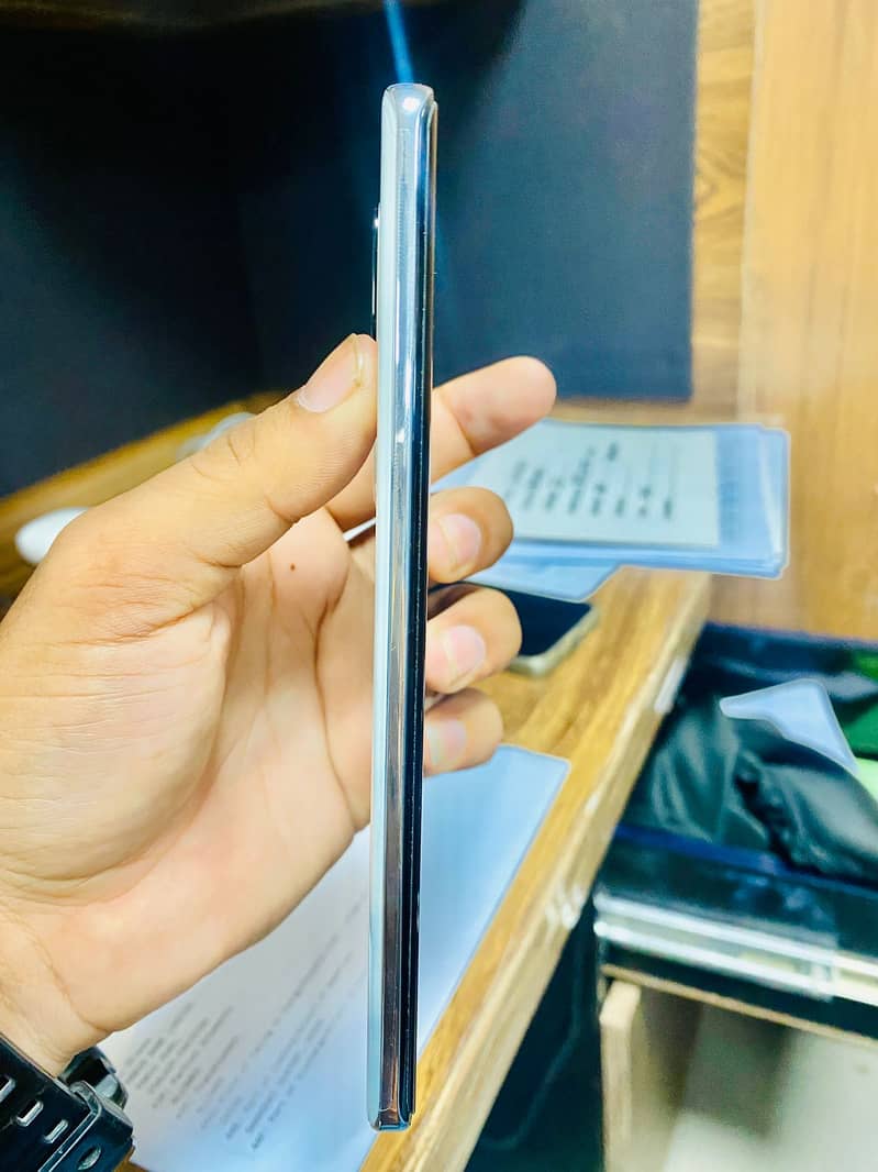 Vivo V30 5G (Open Box) 3