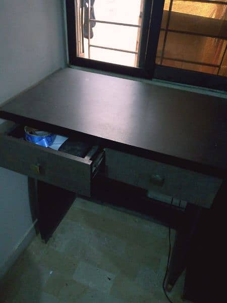 Modern study/writing table with drawers 1