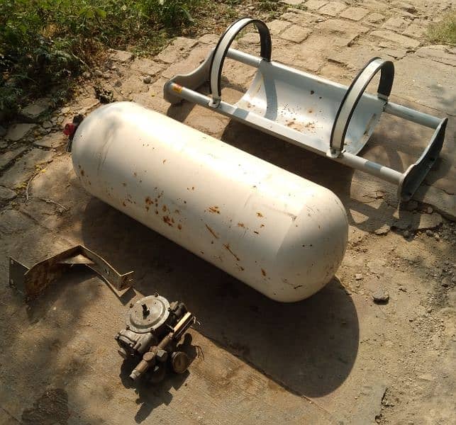 SUZUKI Cultus Company Fitted 55Liter LPG/CNG Cylinder, Kit
And Fitting 1