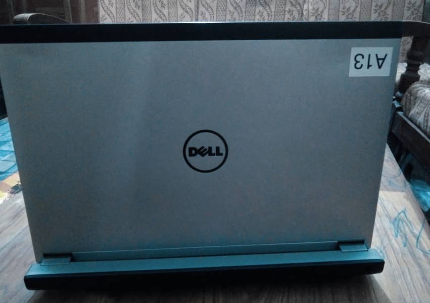 DELL laptop 7 widow . . . 4Ram/320memory 3