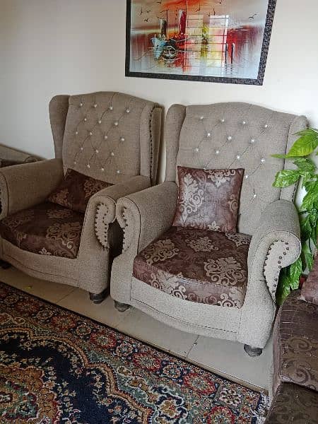 7 seater beautiful sofa 0