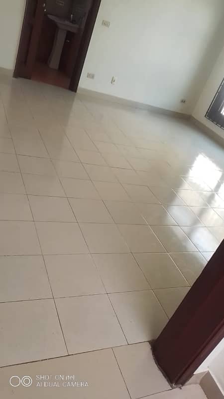 Bungalow For Rent With Full Basement Corner 7