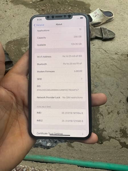 IPHONE Xs max 256 gb 81 health 10/10 condition 8