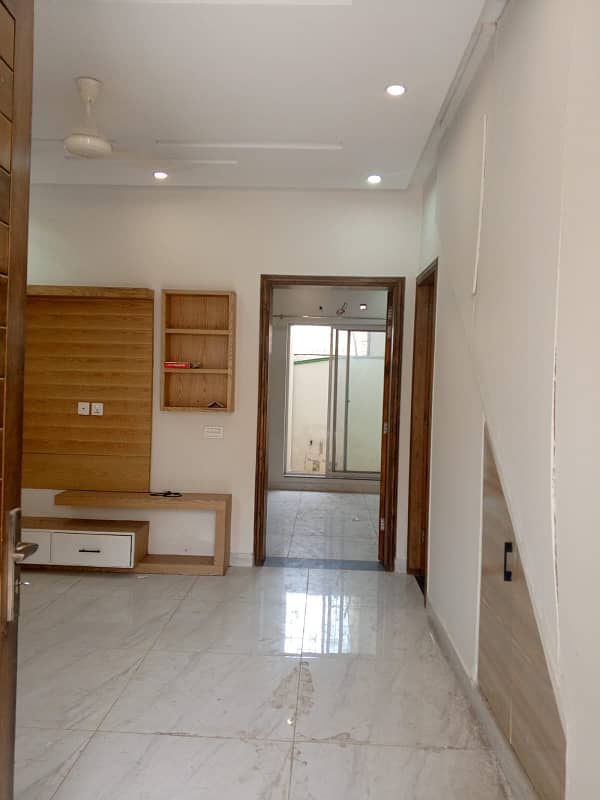 5 MARLA UPPER PORTION AVAILABLE FOR RENT 11