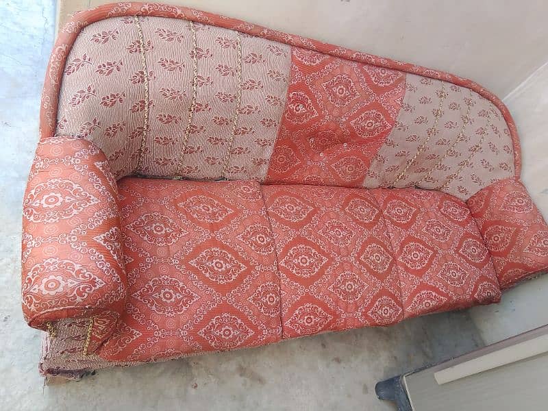 For Sale: 3-Seater Sofa + 2 Chairs Set 0