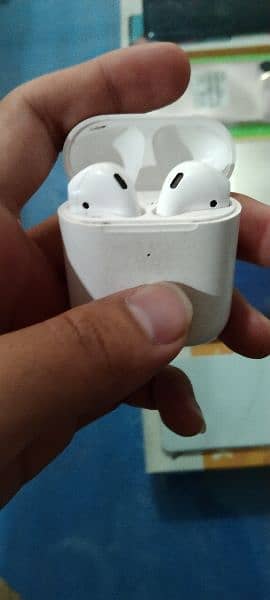 Earbuds 1