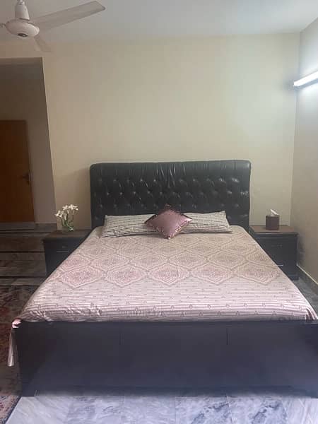 bed/dressing/mattress/2  seater 1