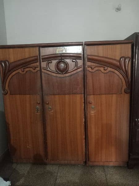 Wardrobe/Almari/Wooden Almari/Storage in good working condition 5