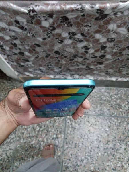 Tecno spark 8c 6/128 GB in 10/10 condition original panal 2 days batry 6