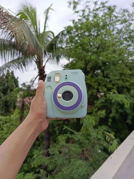 instant camera Polaroid camera 1