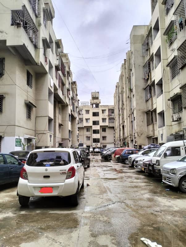 CHANCE DEAL APARTMENT FOR SALE IN GULSHAN E IQBAL 11 0