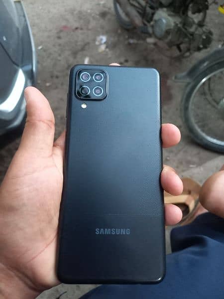 Samsung a12 without dabba. . 4GB . 64. . 7