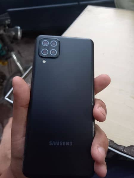 Samsung a12 without dabba. . 4GB . 64. . 11