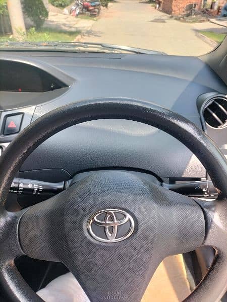 Toyota Vitz 2013 7