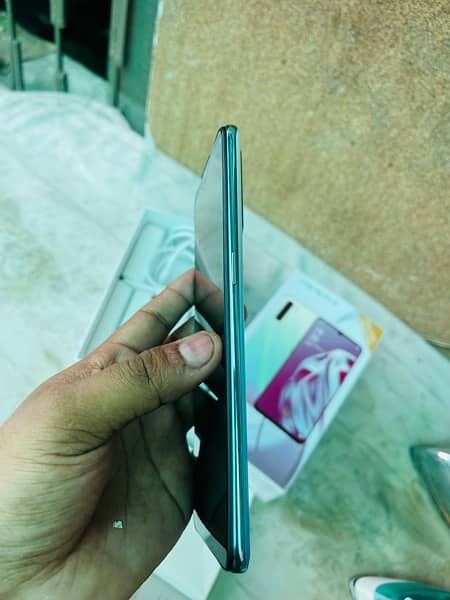 Oppo F15 (8gb/256gb)urgent Sale. 0/3/0/7/4/5/8/8/8/8/6 6