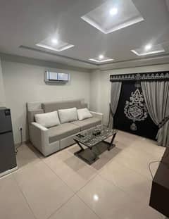 1 Bedroom VIP full furnishe flat for rent per day available in Bahia Town Lahore 0