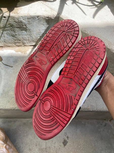 Jordan 1 low gym red 3