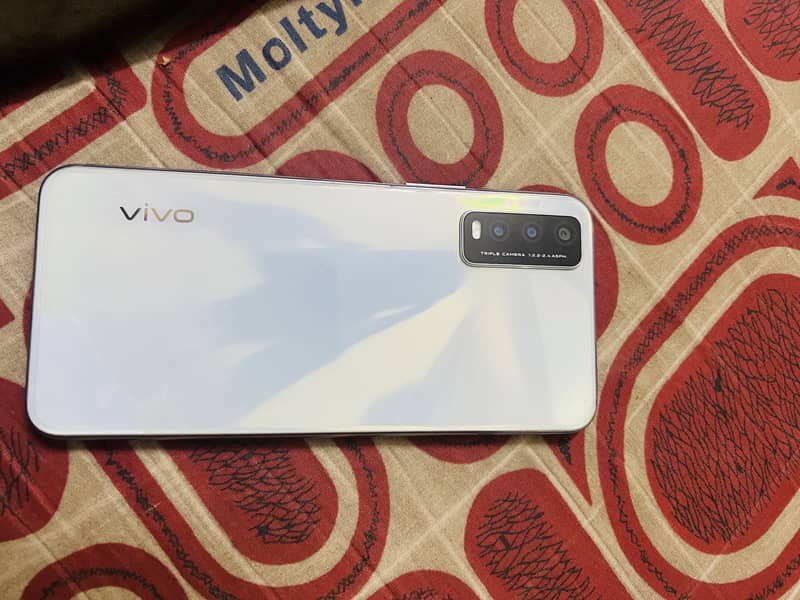 Vivo y20 3