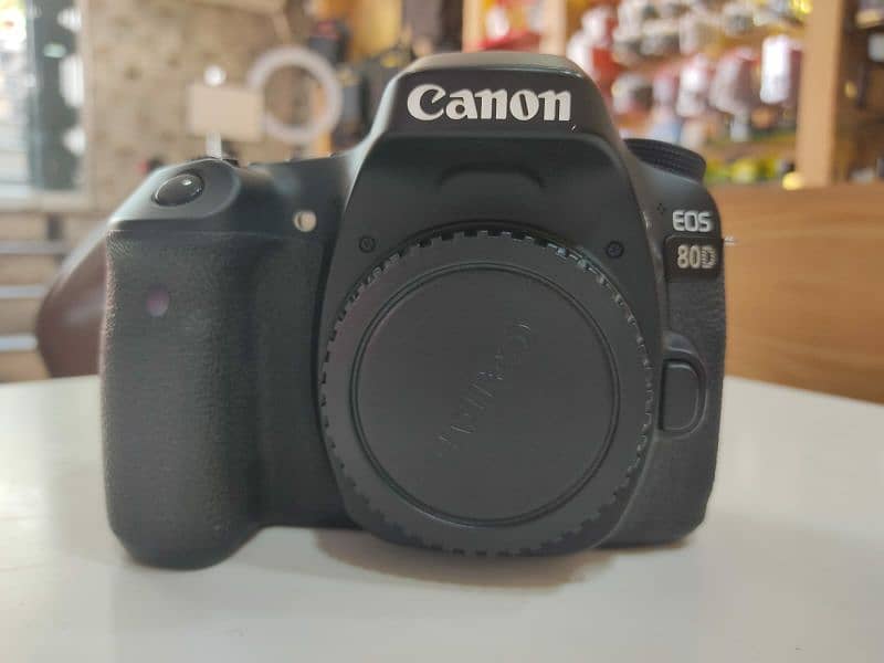 Canon Eos 80D Body only 1