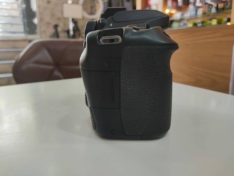 Canon Eos 80D Body only 3