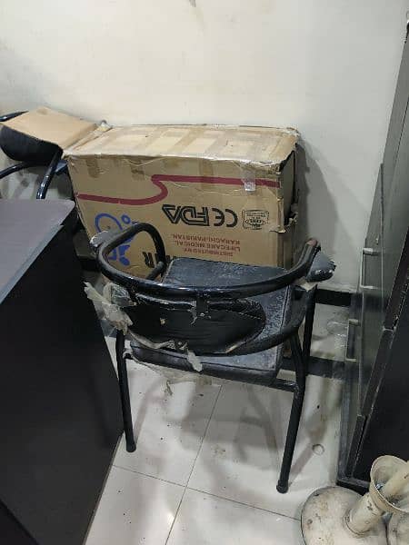 OFFICE CHAIRS AND TABLE FOR SALE | OFFICE FURNITURE 1