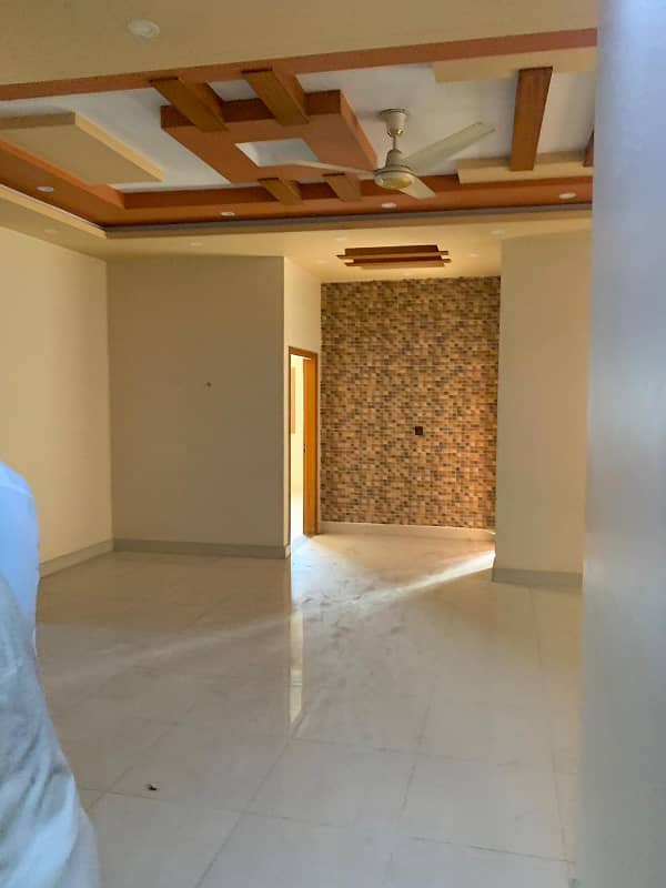 Brand New Portion 300 Sq yards 3 Bed DD 1st Floor in Block 3 Gulistan e Jauhar 9