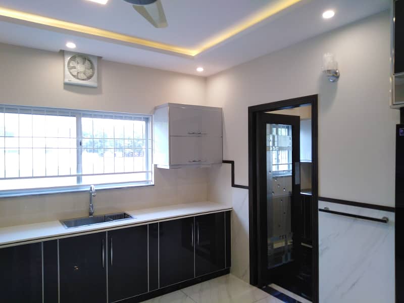 1 Kanal Like New Upper Portion Available For Rent Chameblli Block Bahria Town Lahore 17