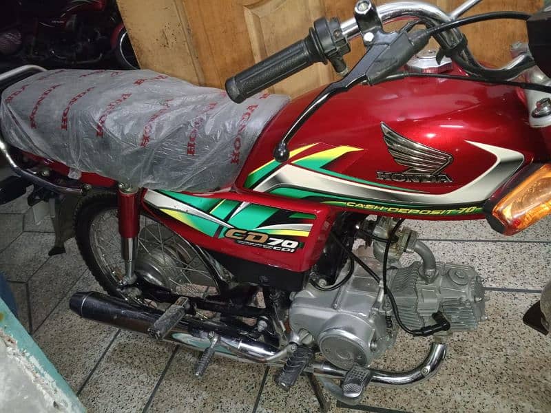 Honda CD70 bike Red Colour in good condition 4