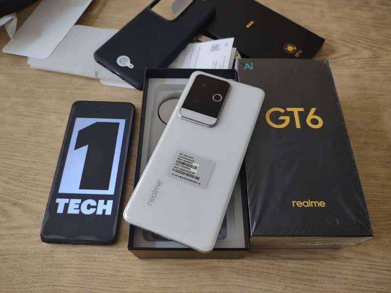 Realme GT6 (SD 8 gen 3) (RMX3800) 0