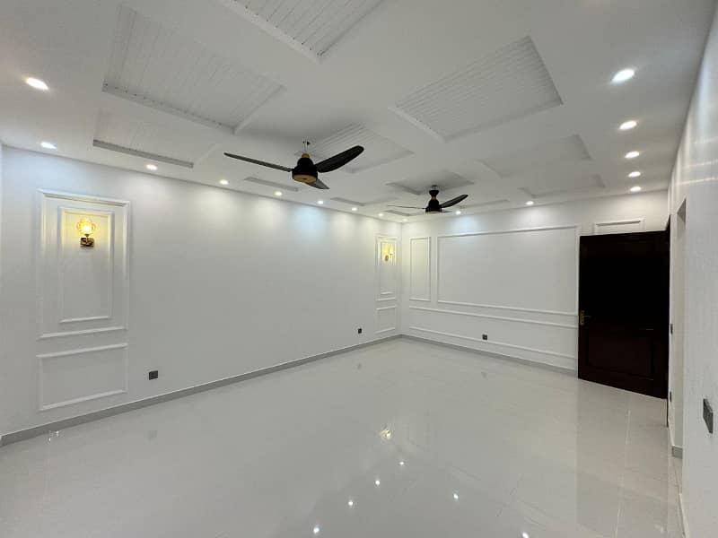 1 KANAL FULLY BASEMENT HOUSE FOR SALE IN TIPU BLOCK SECTOR F BAHRIA TOWN LAHORE 11