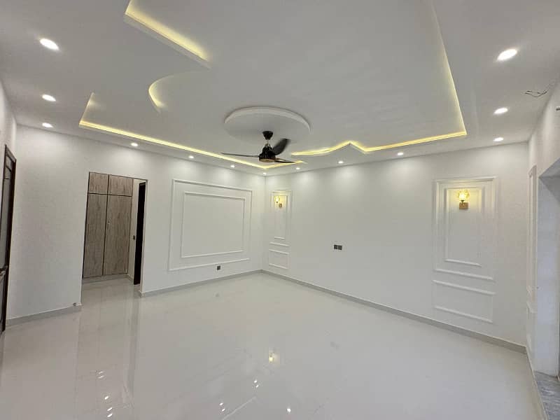 1 KANAL FULLY BASEMENT HOUSE FOR SALE IN TIPU BLOCK SECTOR F BAHRIA TOWN LAHORE 24