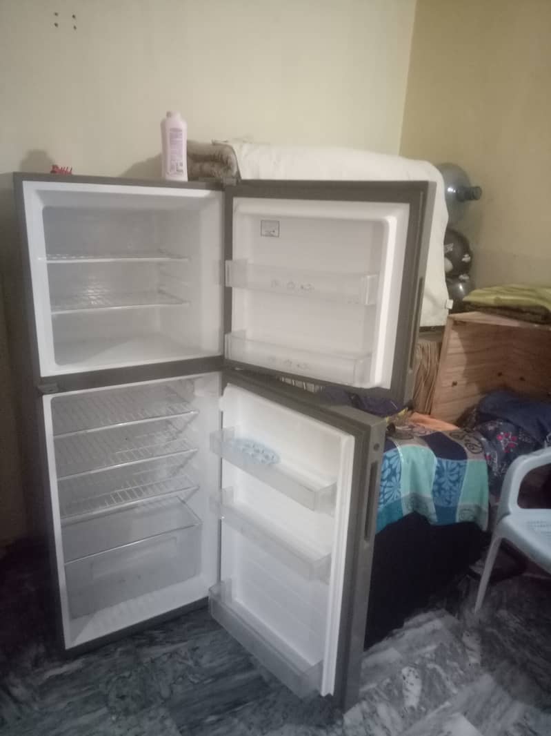 Haier refrigerator hrf 306 1