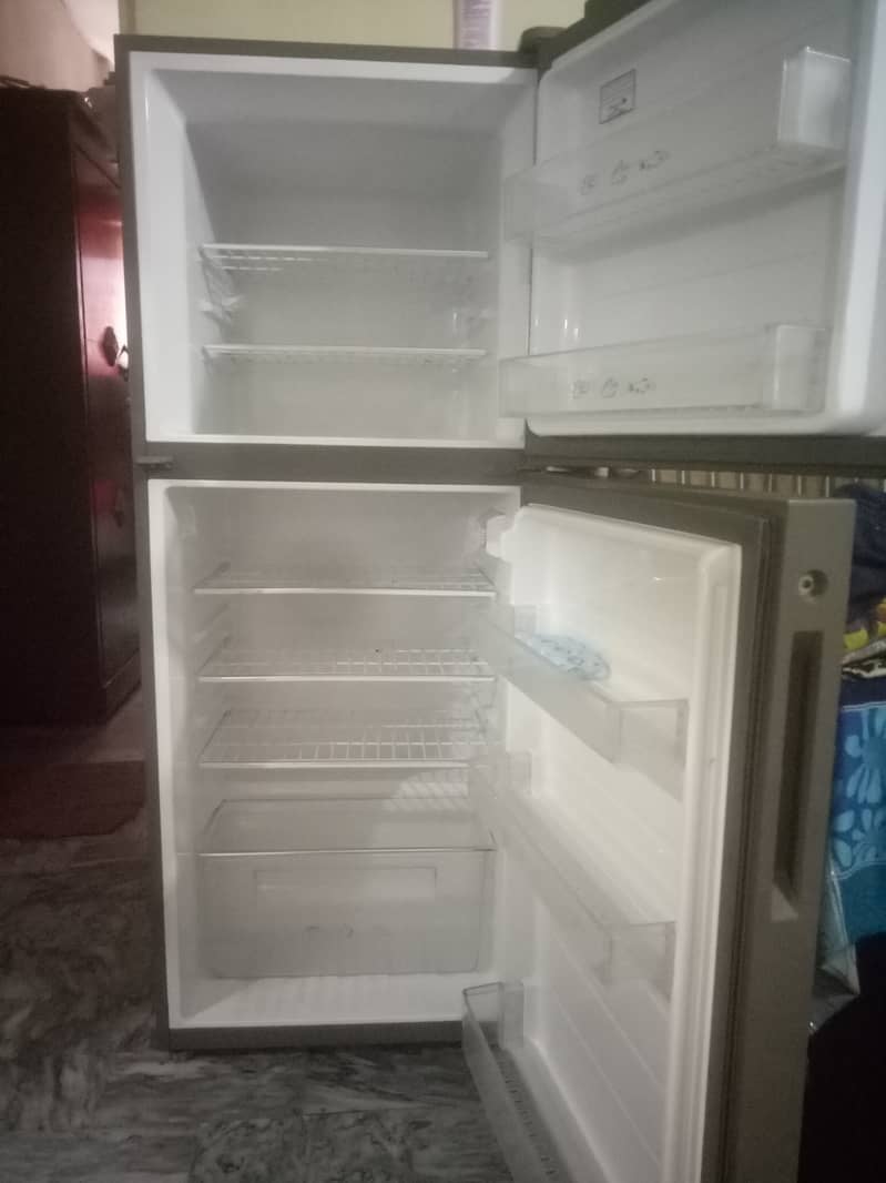 Haier refrigerator hrf 306 2