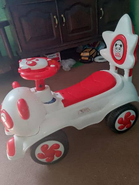 I'm selling baby car. 1