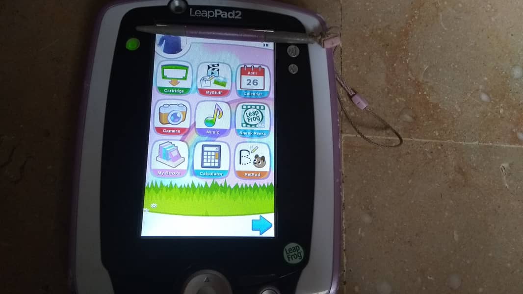 Leappad2 with charger, rechargeble, one month used 7