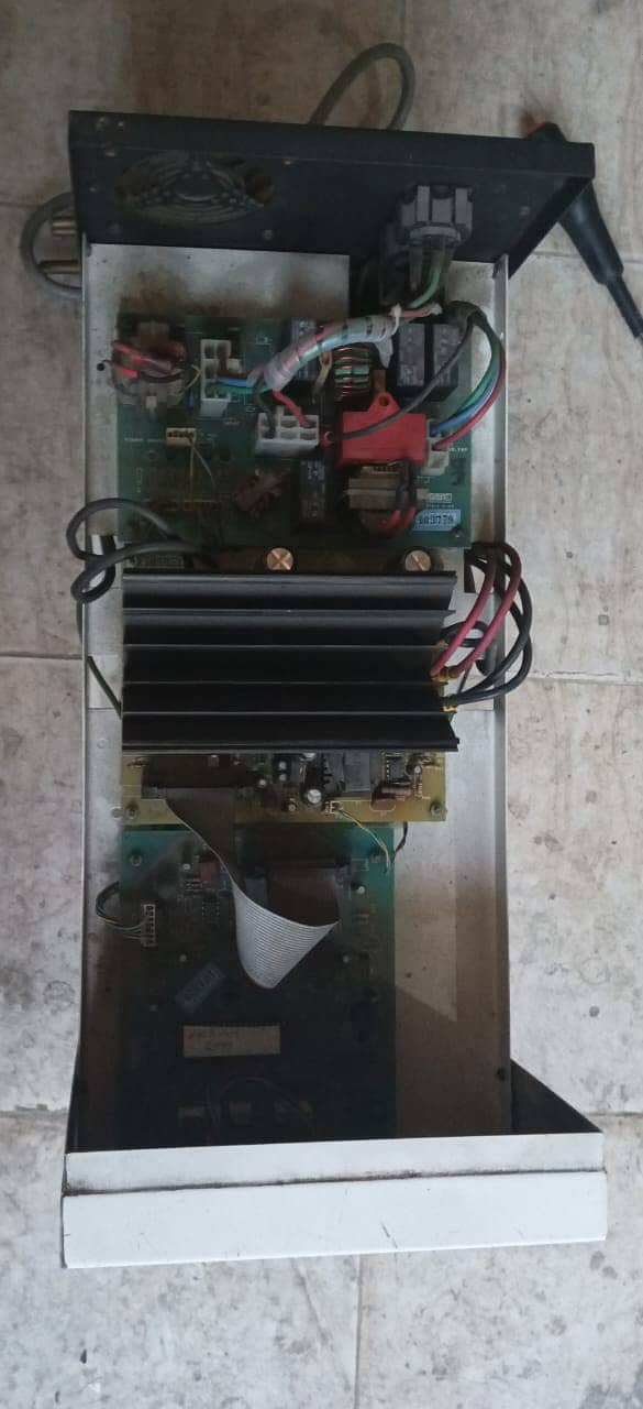 Used 1000 Watts 12 V DC The Solution Brand 5