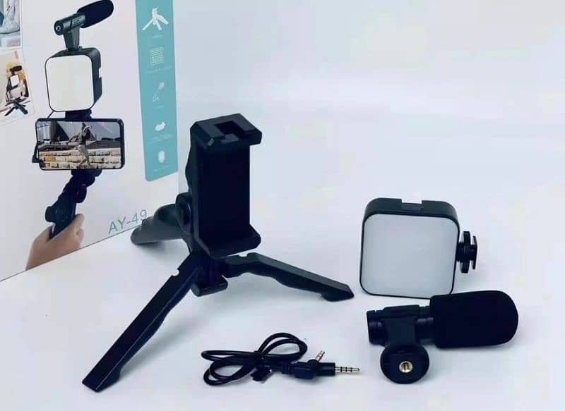 PORTABLE TRIPOD stand 1