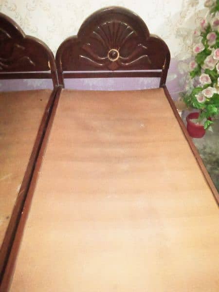 2 Beds Rs-8900 Good condition no damage 8