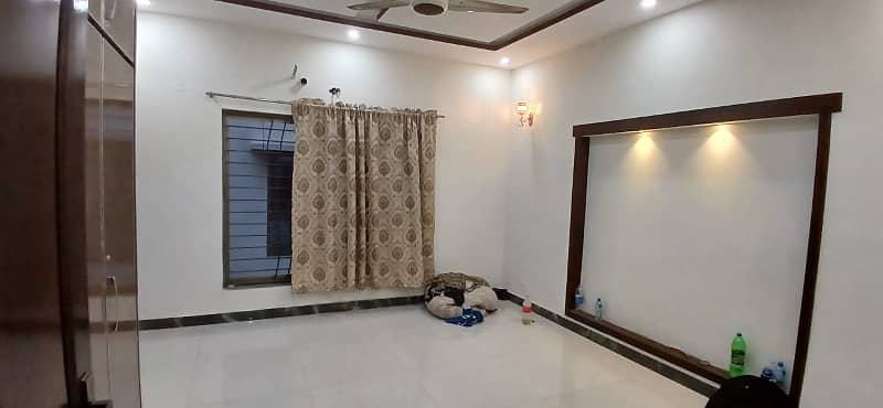 10 Marla lower portion available for rent in husain block 3