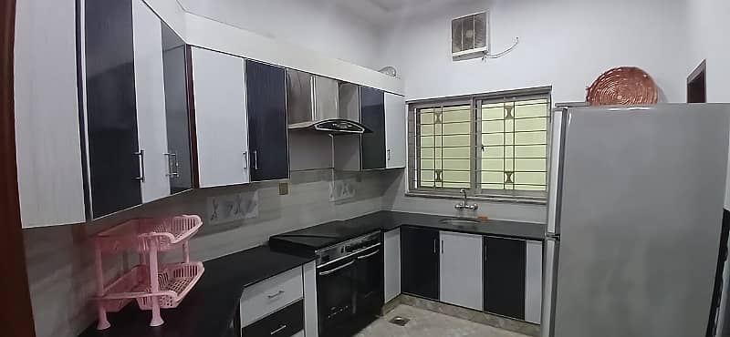 10 Marla lower portion available for rent in husain block 4