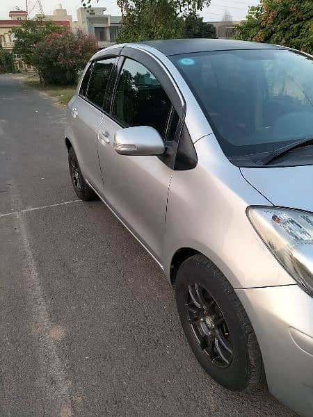 Toyota Vitz 2010/2014 Excellent condition 3