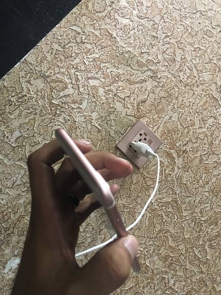 Iphone 7 Plus 128 gb pta approved 3