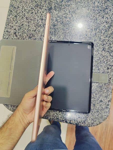 Apple iPad 7th Generation 10