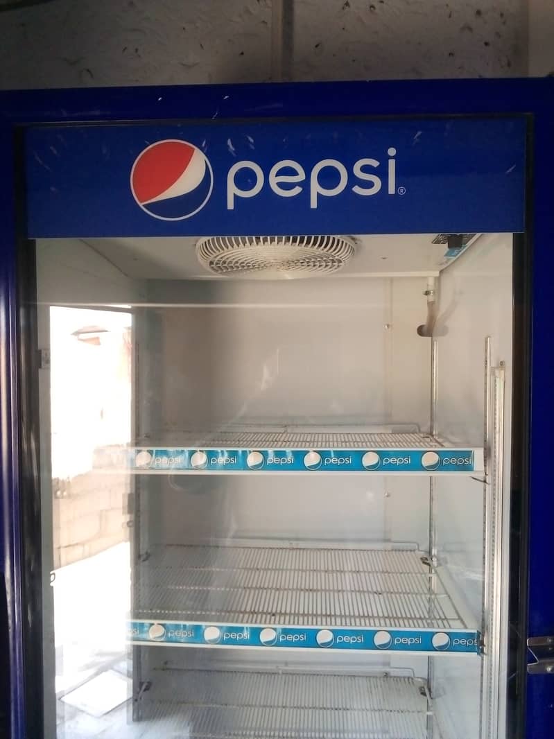 Pepsi chiller full size 600ltr new model six months used only 1