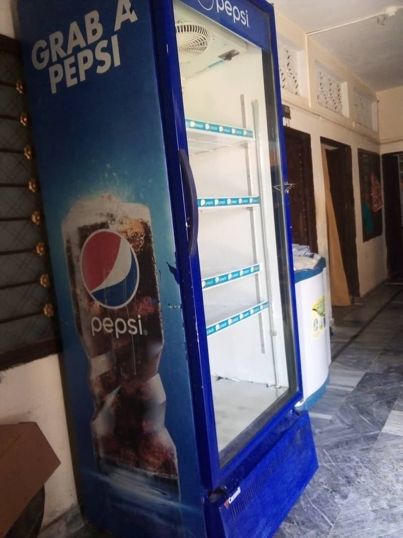 Pepsi chiller full size 600ltr new model six months used only 5