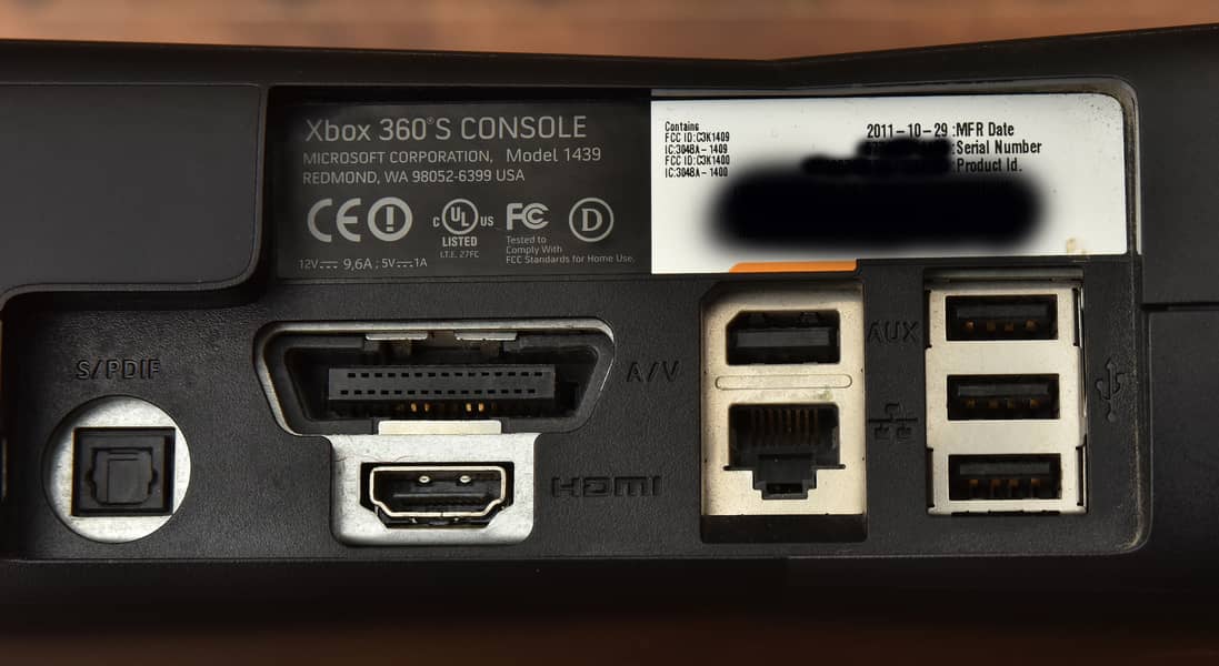 X BOX 360 S Console Model 1439 3