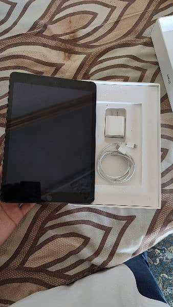 Ipad 9th generation with complete box 1